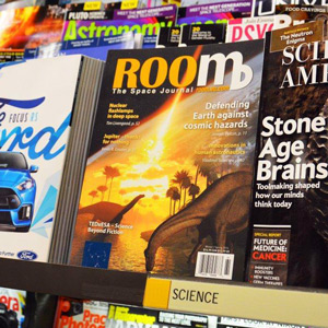 Журнал ROOM на прилавках раздела «Наука», рядом с изданиями Scientific American и Ford