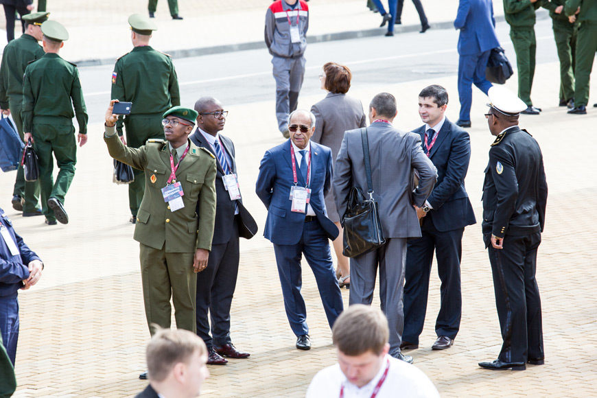 Иностранные делегации - гости форума "Армия-2016"