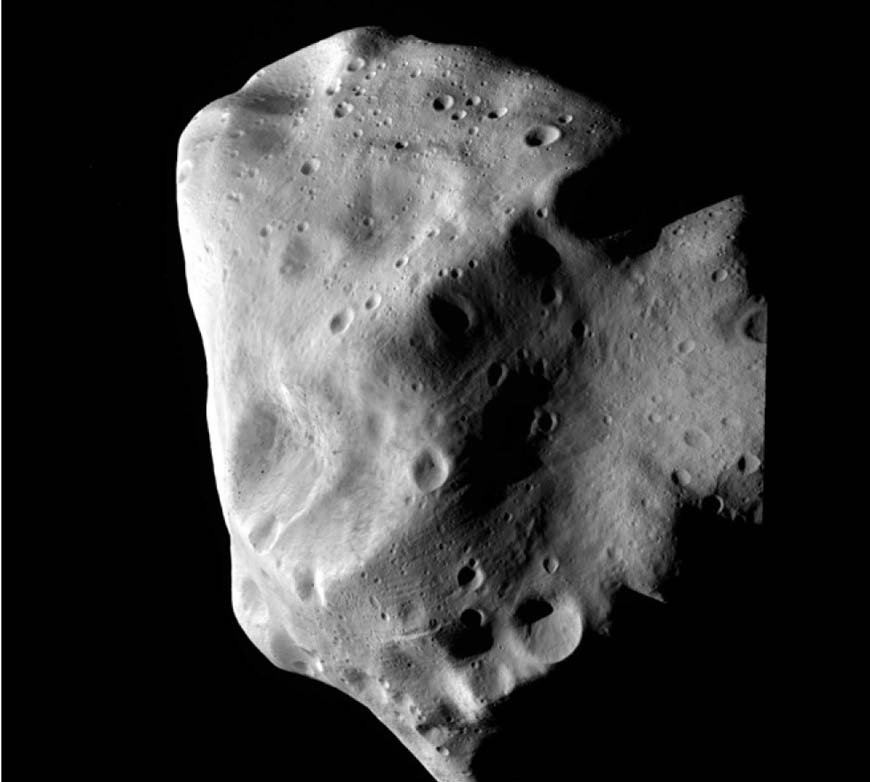 Снимки, полученные с камеры Osiris во время пролета мимо астероида Штейнса