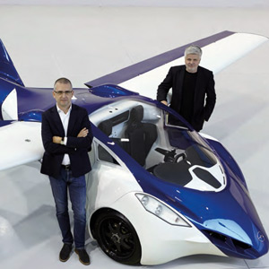 AeroMobil 3.0 и основатели компании Юрай Вацулик и Стефан Кляйн