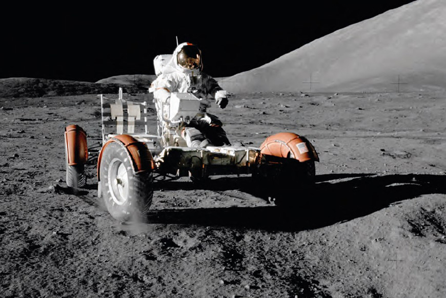 Финансовые вложения в программу посадки на Луну Apollo простимулировали экономику на Земле. Credit: NASA Финансовые вложения в программу посадки на Луну Apollo простимулировали экономику на Земле. Credit: NASA