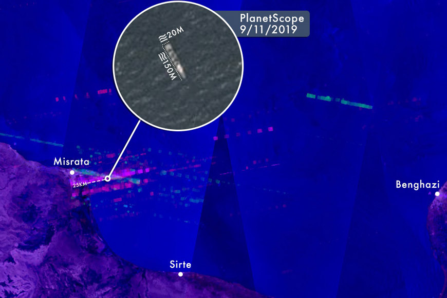 Рис. 8. Радиолокационный снимок залива Сидра у побережья Ливии с отметками от корабельной РЛС EMPAR на фрегате класса Horizon