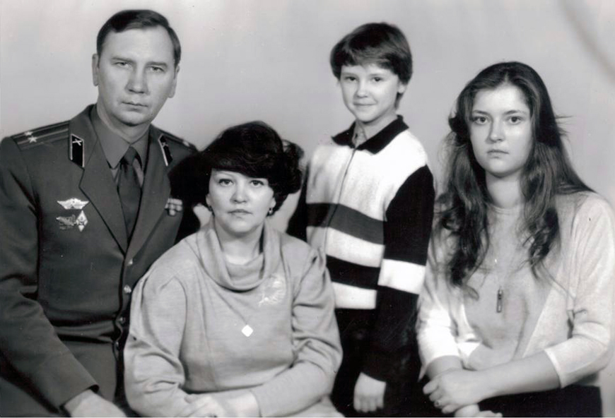 1986 год. Северодвинск. С супругой и дочерьми Натальей и Светланой