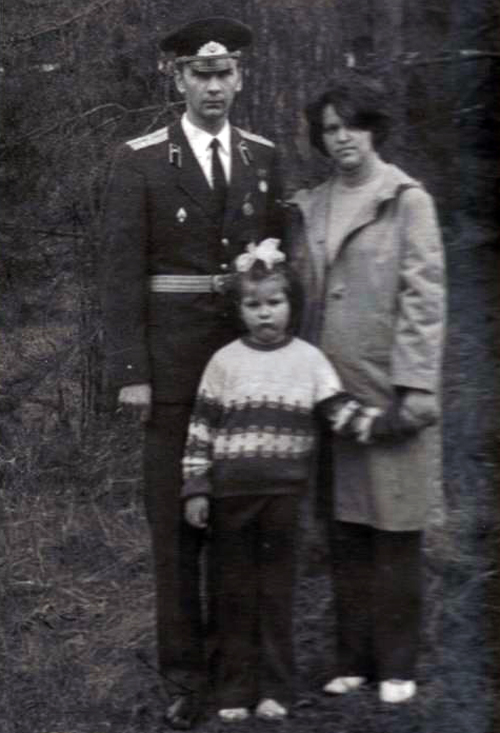 1974 год. Костерево. С супругой и дочерью Натальей