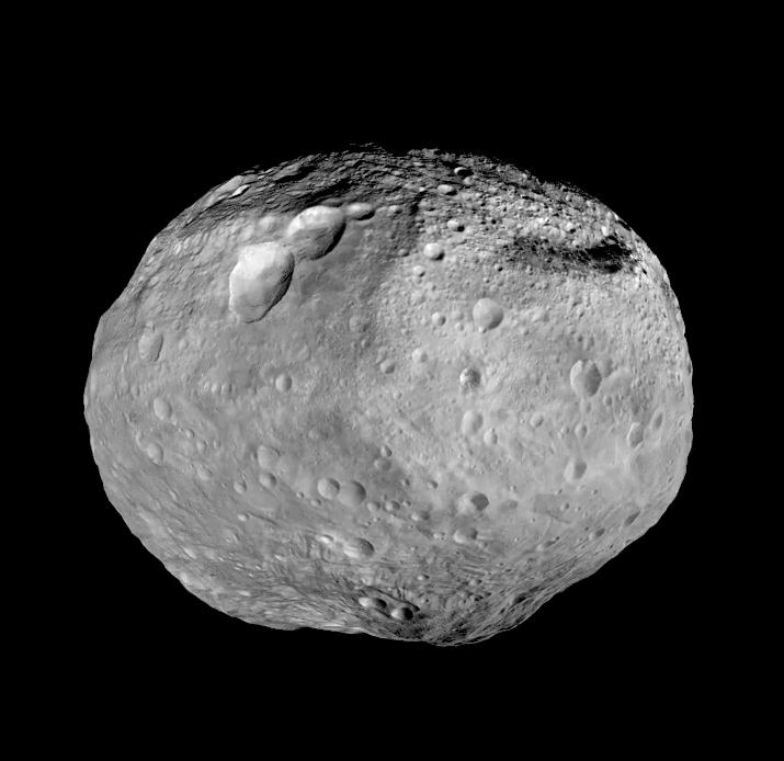 Эта мозаика являет собой подборку нескольких удачных видов, что Dawn сделал на Весте. Он исследовал Весту с июля 2011 года по сентябрь 2012 года. В нижней части изображения видна возвышающаяся гора на южном полюсе - более чем в два раза выше Эвереста. В левом верхнем углу можно увидеть серию из трех кратеров, известных как "снеговик". Авторство: NASA/JPL-Caltech/UCAL/MPS/DLR/IDA