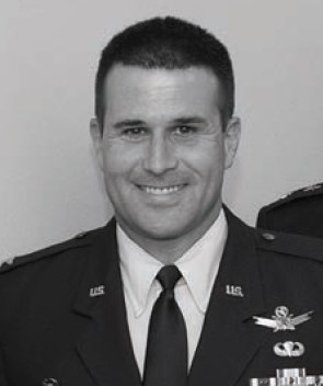 Полковник Джон У. Вагнер (Col. John W. Wagner), директор, руководитель Объединенного центра управления космическими полётами, 614-й Центр управления воздушно-космическими операциями