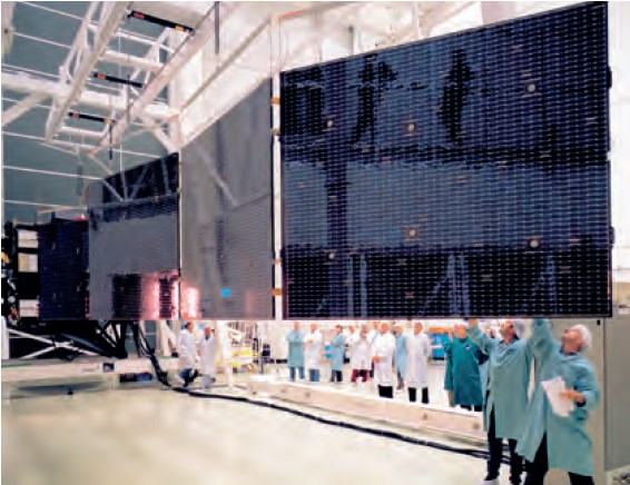 Проверка развёртывания широкоформатных панелей с солнечными элементами космического аппарата Rosetta 