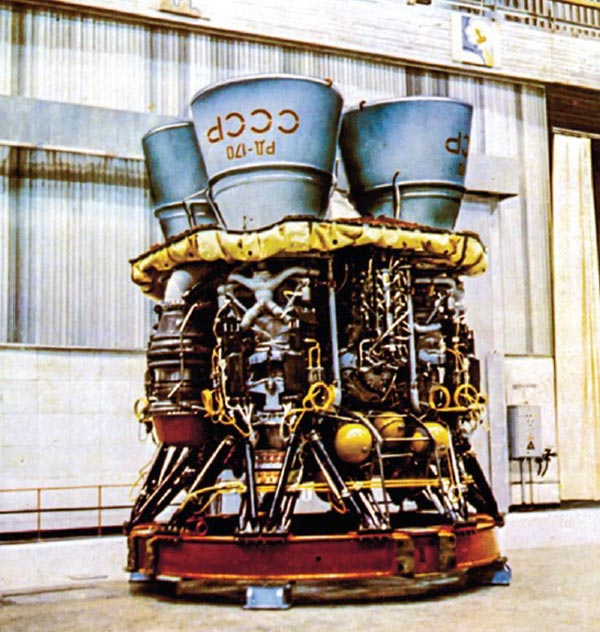 Двигатель РД-170 первой ступени РН