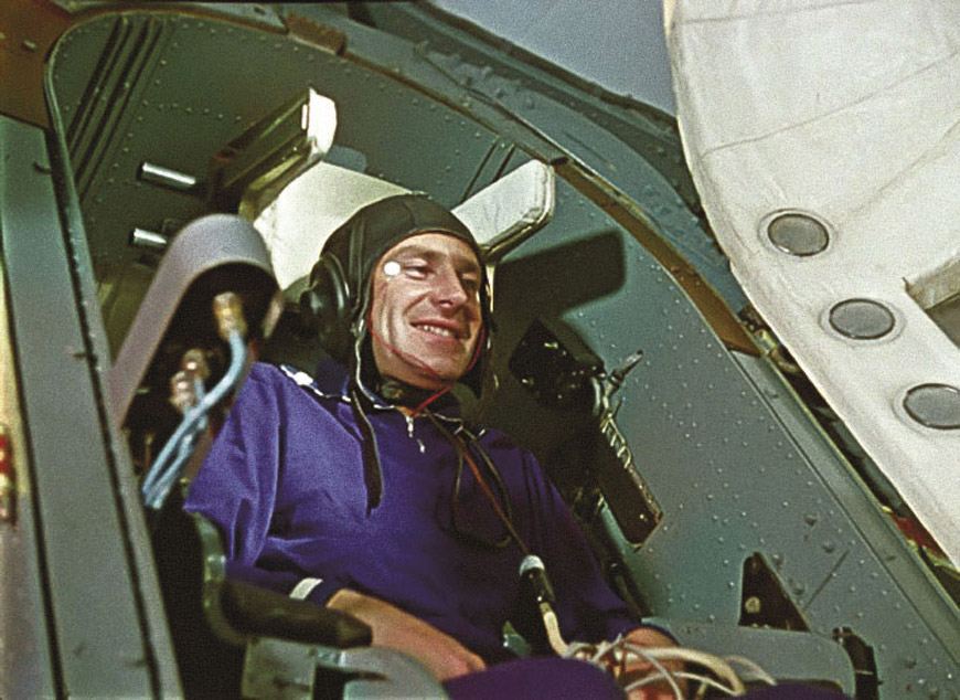 Г. С. Титов перед тренировкой в ЦПК в роторе. Звездный городок. 1961 г.