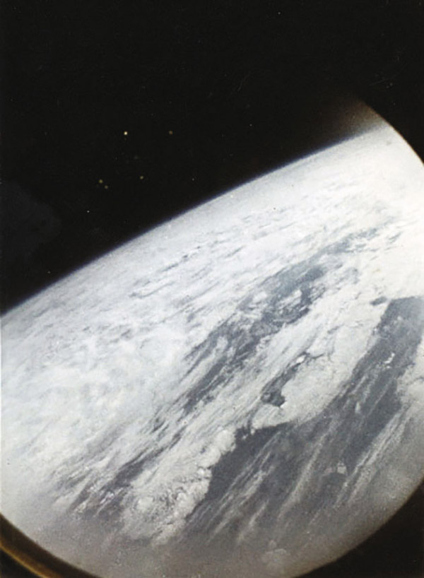 Снимок Земли, сделанный Г.С. Титовым с борта космического корабля «Восток-2». 6 августа 1961 г.