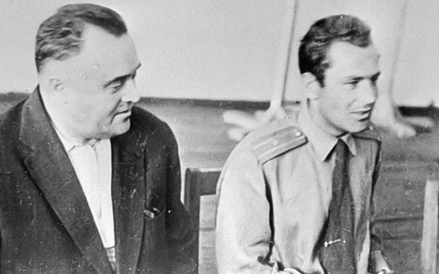 Г. С. Титов и С. П. Королёв на космодроме. Байконур. Август 1961 г.